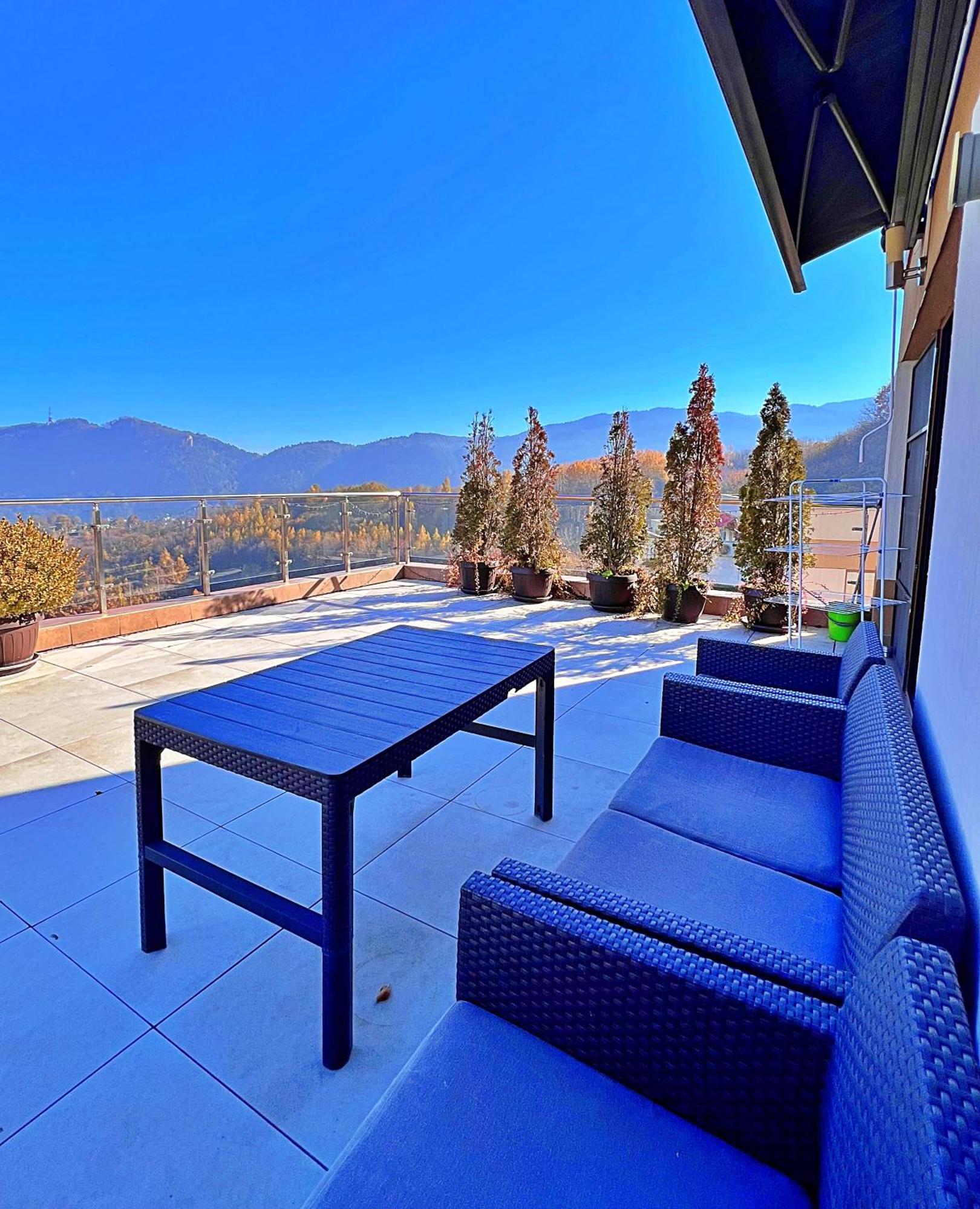Coroni Seasons Apart With Panoramic View Brasov Exterior photo